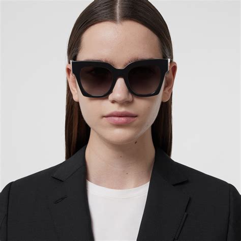 Square Frame Sunglasses in Black/beige 